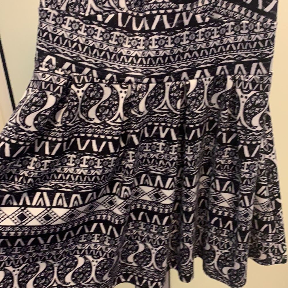Dress - Picture 6 of 6